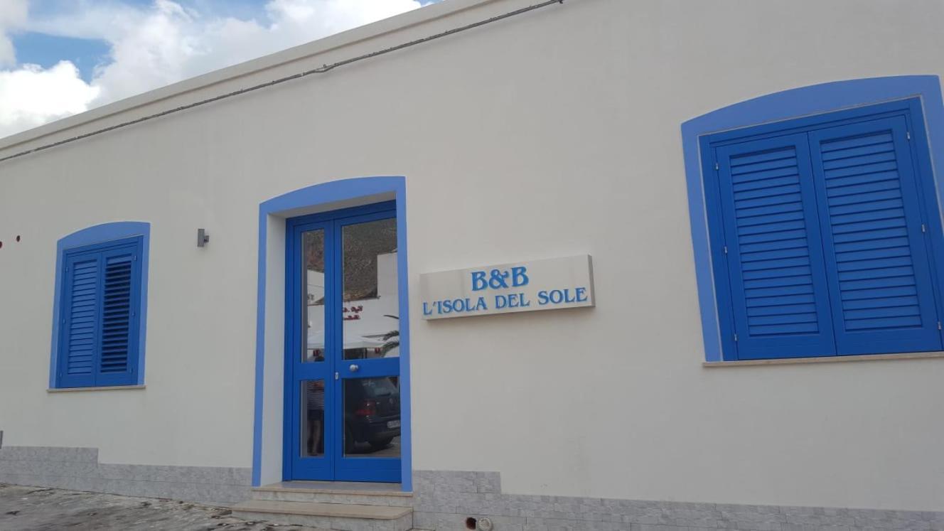 L'Isola Del Sole Bed & Breakfast Кастелуцо Екстериор снимка