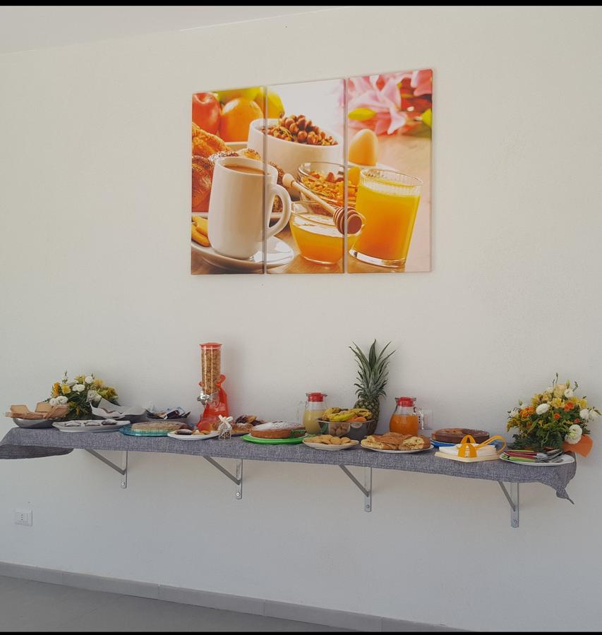 L'Isola Del Sole Bed & Breakfast Кастелуцо Екстериор снимка