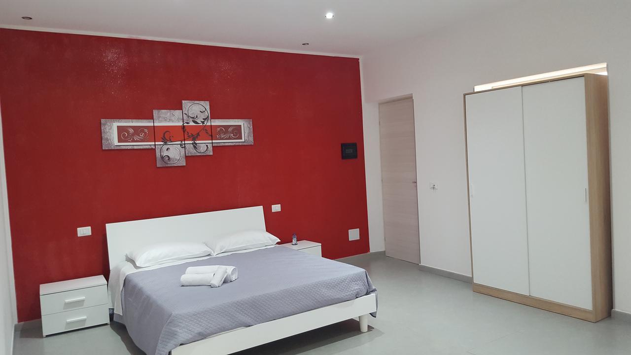 L'Isola Del Sole Bed & Breakfast Кастелуцо Екстериор снимка