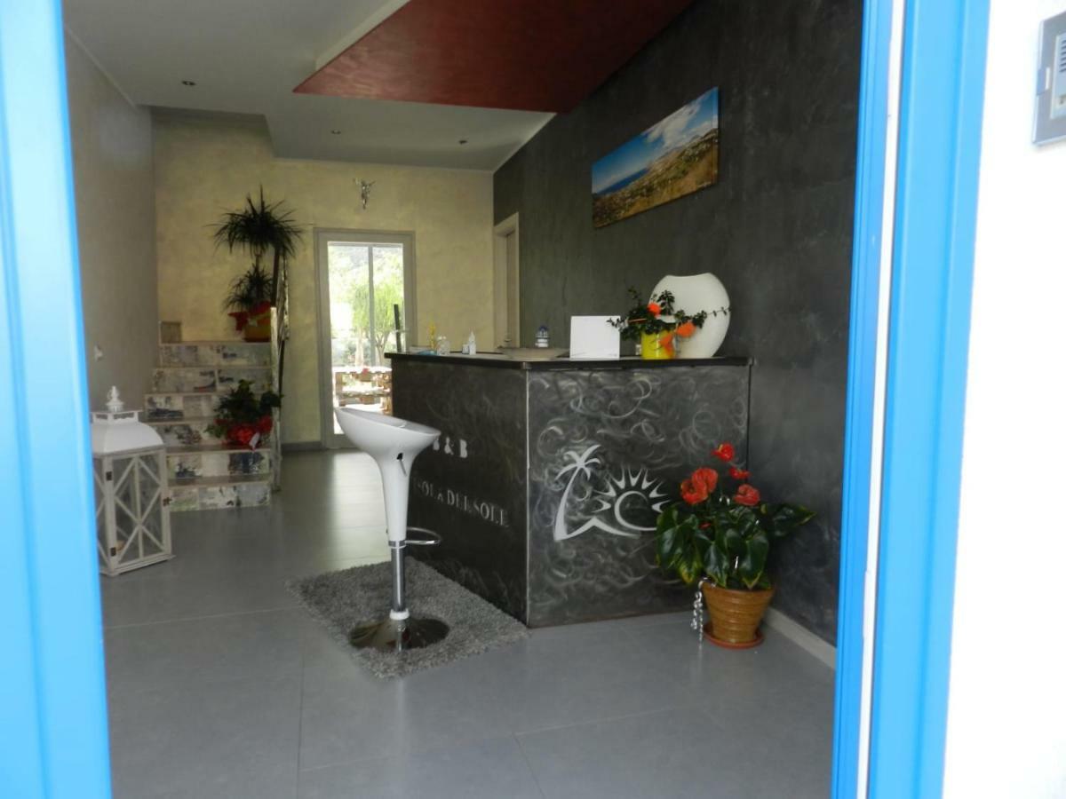 L'Isola Del Sole Bed & Breakfast Кастелуцо Екстериор снимка